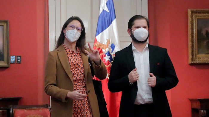 Revelan primeras imágenes de los ensayos del pdte. Boric y la alcaldesa Hassler para su pie de cueca