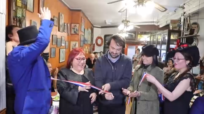 Con pista de baile incluida: Histórico bar Cinzano de Valparaíso reabre sus puertas