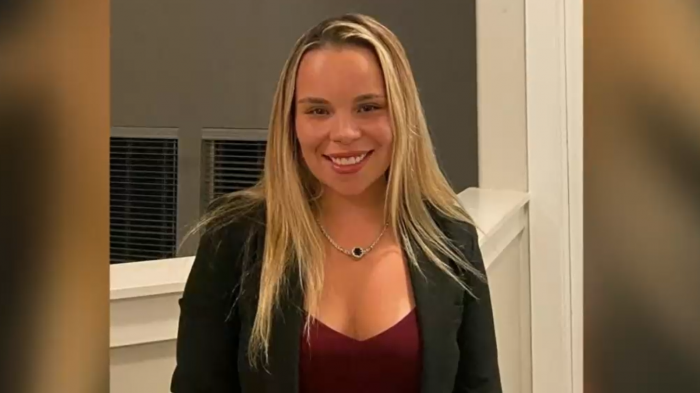 Vuelco en muerte de abogada en motel: Aseguran que dos personas habrían ingresado antes que llegara la policía