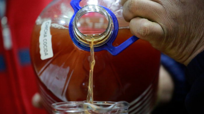 Un infaltable de Fiestas Patrias: Así se puede identificar si la chicha está, o no, adulterada