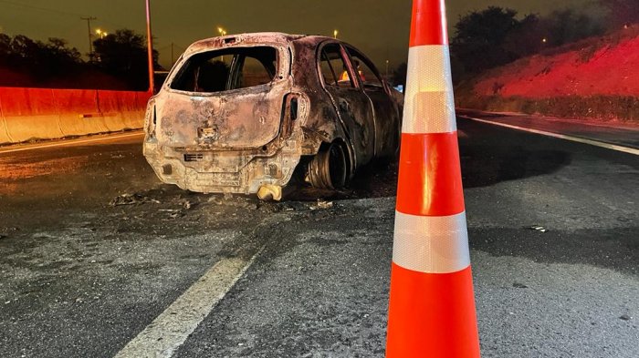 Dos personas fallecieron y vehículos se incendiaron tras choque en la Ruta 78