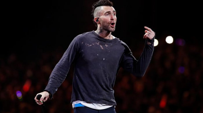 Escándalo: Modelo acusa a Adam Levine de infidelidad y de querer ponerle su nombre a su hija