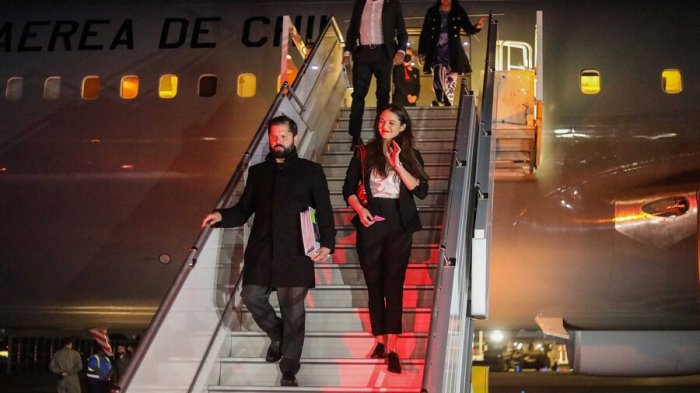 Las fotos del arribo de pdte. Boric junto a Irina Karamanos a Nueva York para participar de Asamblea General de la ONU