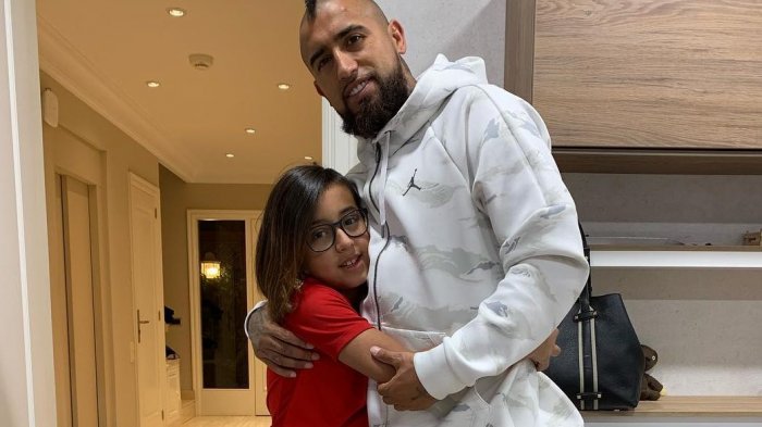 Se despidió de su pelo largo: El radical cambio de look de Monito Vidal