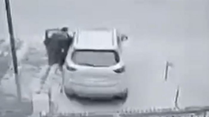 El momento en que funcionaria PDI repelió asalto junto a su hija en jardín infantil