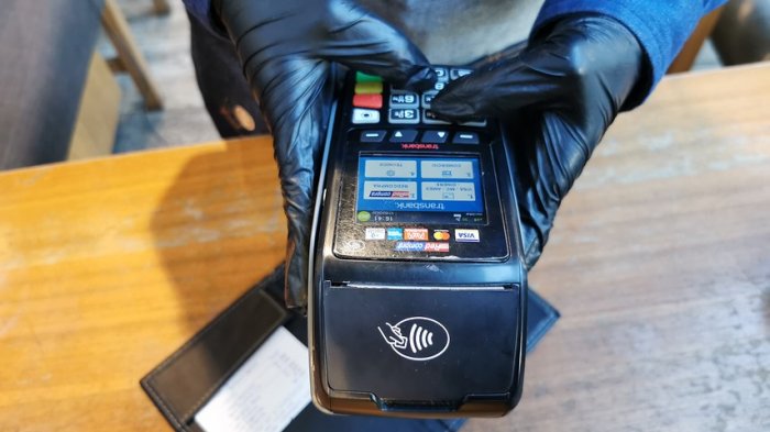 Polémica por tarifa en sistemas de pago: FNE solicita que Transbank cumpla con fallo de la Corte Suprema