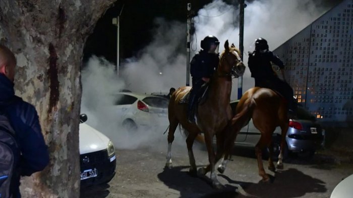 Gimnasia vs Boca Jrs. terminó en tragedia: Un muerto y tres heridos graves tras serios incidentes con la policía