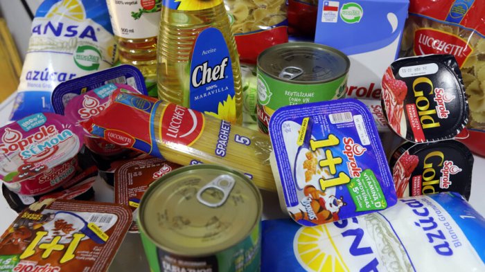 Propuesta busca rebajar IVA de alimentos que componen la canasta básica: Expertos explican su viabilidad