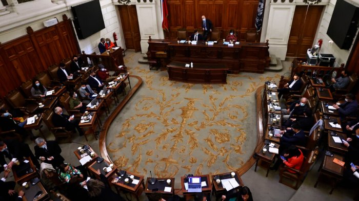 Algunos se ofrecen de árbitros: Este jueves habrá reunión clave para continuidad de proceso constituyente