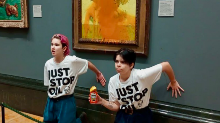 Activistas ecologistas lanzan sopa de tomate contra histórica pintura de Van Gogh: Este es el motivo