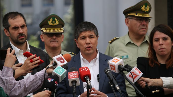 Adelanto del horario del Metro y despliegue de 25 mil policías: Autoridades detallan plan por aniversario del 18-O