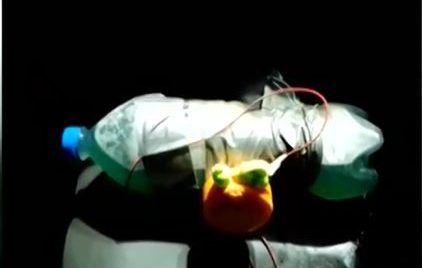 Chofer encontró artefacto con características de bomba en la micro que conducía en Huechuraba