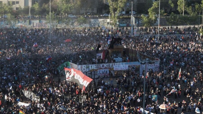 Cambio en horario punta y 25 mil carabineros: Las medidas de seguridad del gobierno para el 18-O