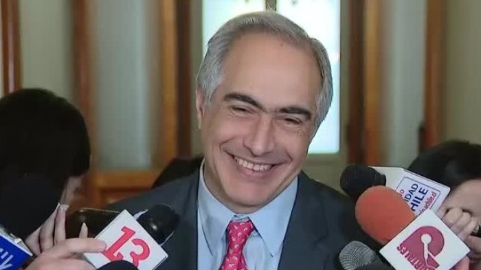 Lejos de llegar a acuerdo: Continúan reuniones por un nuevo proceso constituyente