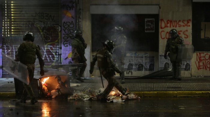 Saqueos e incidentes aislados: Así fue el minuto a minuto de un nuevo aniversario del estallido social