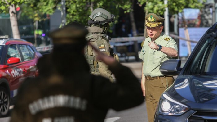 Artefacto explosivo en Las Condes: GOPE realizó procedimiento frente a edificios corporativos