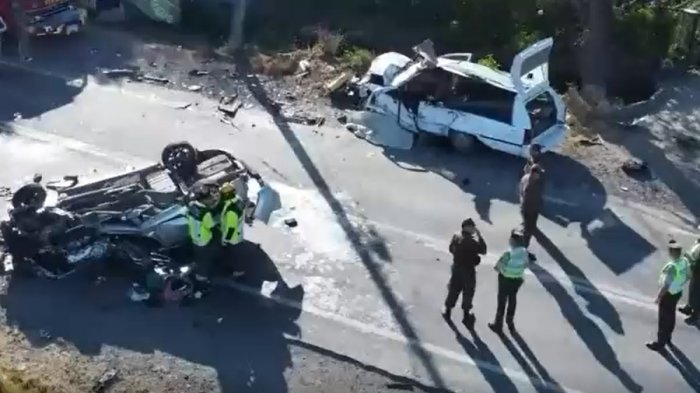 Auto chocó contra carroza fúnebre camino a Curicó: Colisión dejó dos fallecidos