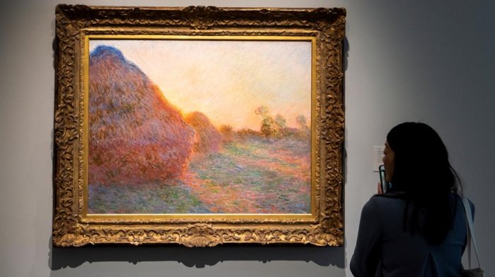 ¿Se volverá una tendencia? Activistas climáticos lanzan puré de papa a obra de Claude Monet en Alemania