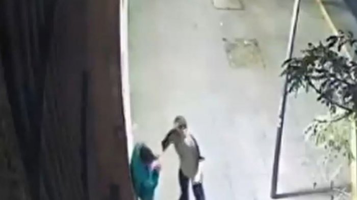 Garzón experto en artes marciales golpeó y apuñaló a clientes por intentar hacer “perro muerto” en Providencia