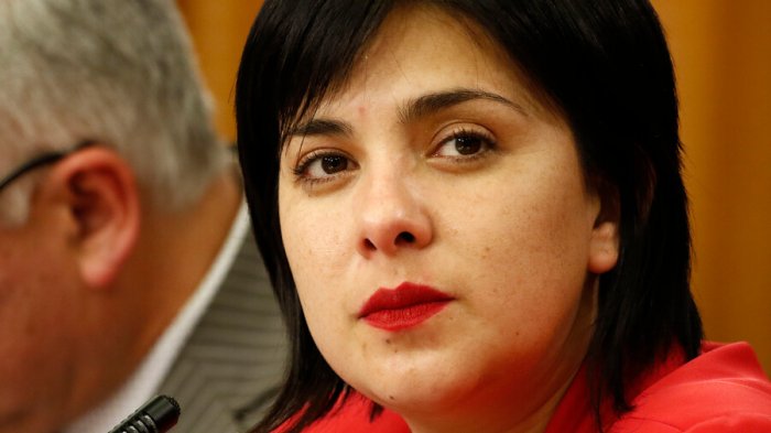 La lucha contra el tiempo de la diputada Karol Cariola para la presidencia de la Cámara