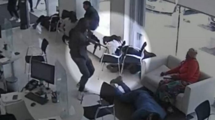 Prisión preventiva para detenidos por cometer millonario y violento asalto en banco de Quilicura