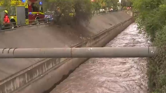 Rescate en canal San Carlos: Buscan a persona que se habría lanzado al caudal en Providencia