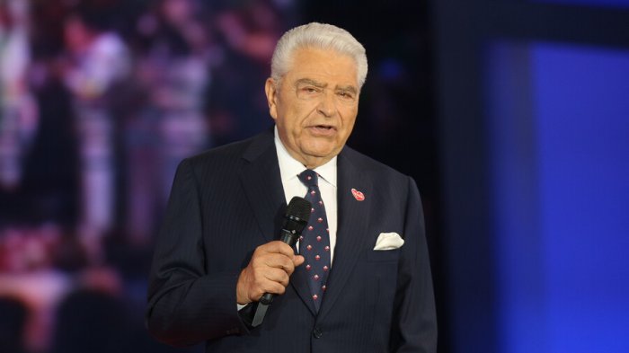 Don Francisco y su paso al costado de la Teletón: 