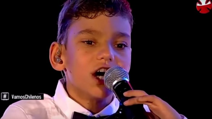 ¿Lo recuerdas? Así está Adrián Vega, el niño que emocionó en la Teletón y hoy tiene una nominación en los Grammy