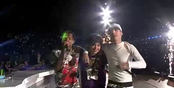 Se repitieron el plato: Pailita y Polimá WestCoast pusieron a bailar al Estadio Nacional en cierre de la Teletón