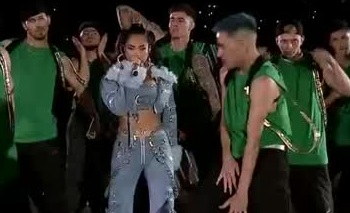 Con todo el sabor del reguetón: La presentación Natti Natasha que puso a todo el Estadio Nacional a perrear