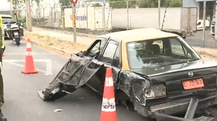 Conductor de taxi se habría dado a la fuga tras accidente que terminó con una persona fallecida en Renca