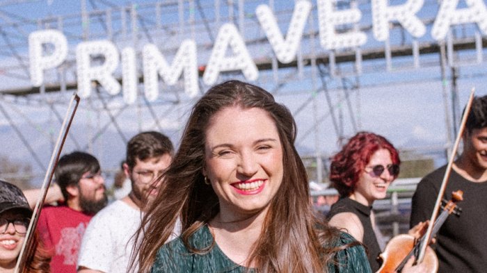 Irina Karamanos y presentación de FOJI junto a Björk en festival Primavera Sound: 