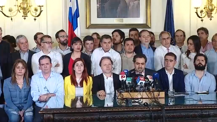 Con un texto rechazado y políticos sin pacto: Se cumplen 3 años del acuerdo por la paz y una nueva Constitución