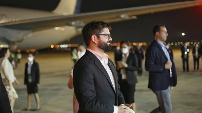 Pdte. Boric aterrizó en Tailandia para participar de la cumbre APEC: 