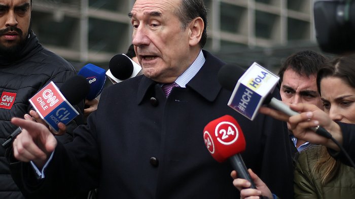 Habría costeado hasta el matrimonio de su hijo: Fiscalía pide 15 años de cárcel para ex comandante Fuente-Alba