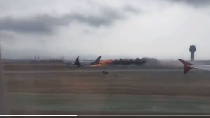 Avión de LATAM se accidentó en pista de aterrizaje de aeropuerto en Perú: Dos bomberos murieron