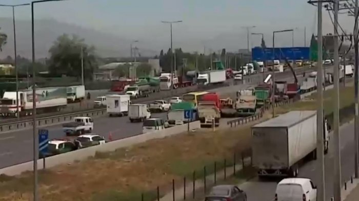 Continúa movilización de camioneros: Ministro (s) Monsalve enfatizó su llamado al despeje de rutas