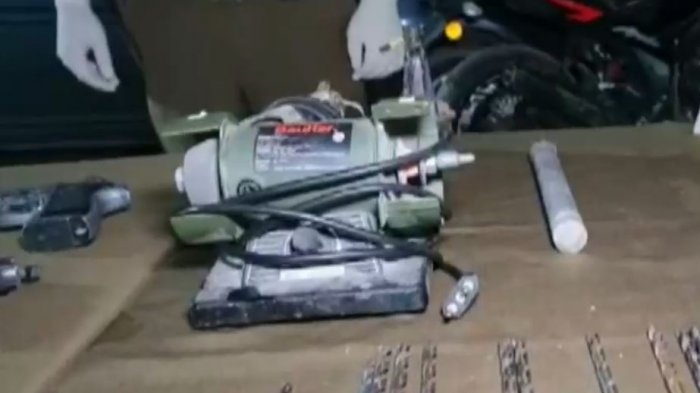 Detienen a delincuentes que adaptaban armas para el disparo en La Pintana