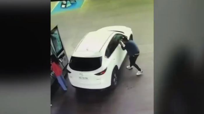 Preocupación por insólitos robos en bencineras de autoservicio: Cuatro consejos clave para evitar estos delitos