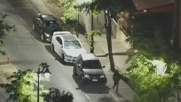 Denuncian que cuidadores de autos destruyeron y robaron a vehículos estacionados en Barrio Bellavista