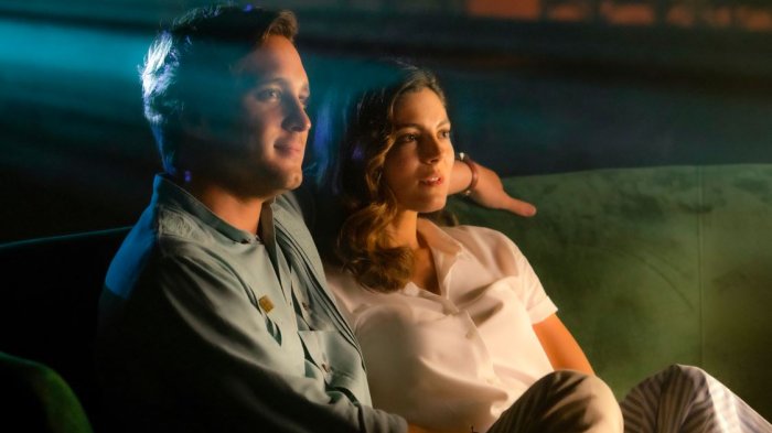 At Midnight de Paramount+ ya tiene fecha de estreno: Mira acá las primeras imágenes de la comedia romántica