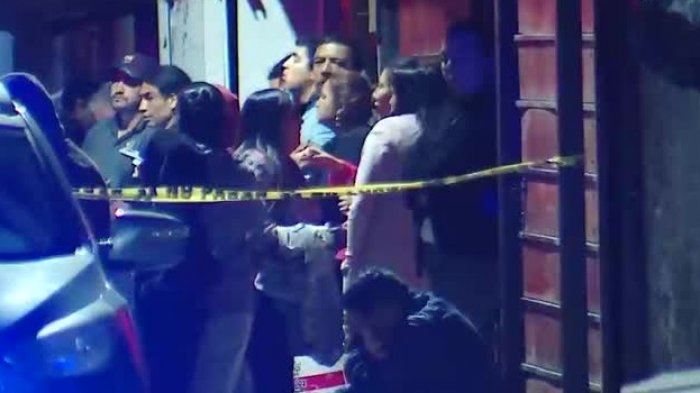 Por fallas en cableado eléctrico: Dos personas fallecieron en un incendio que afectó tres casas en La Pintana