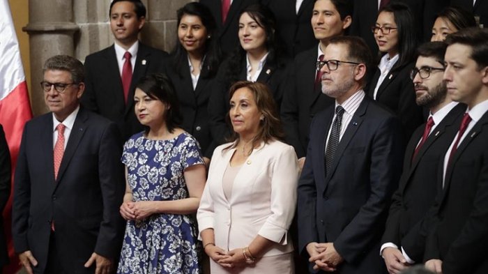 Crisis política en Perú: Congreso aprueba adelantar elecciones generales para abril del 2024