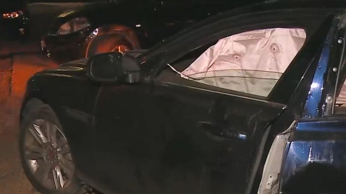 Tras cinematográfica persecución: Vehículo de alta gama casi choca contra casa en La Granja