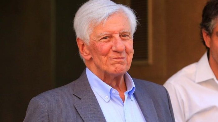 Una minucia: Ex alcalde de Vitacura realizó operaciones cambiarias internacionales por 470 mil dólares