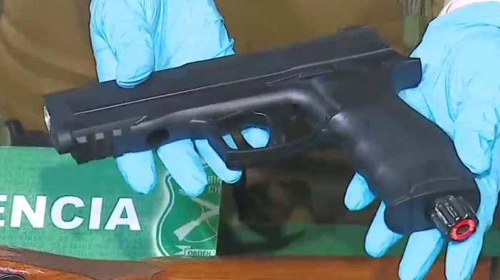 Hombre fue detenido tras golpear a su pareja en una notaría de Las Condes: La había amenazado de muerte