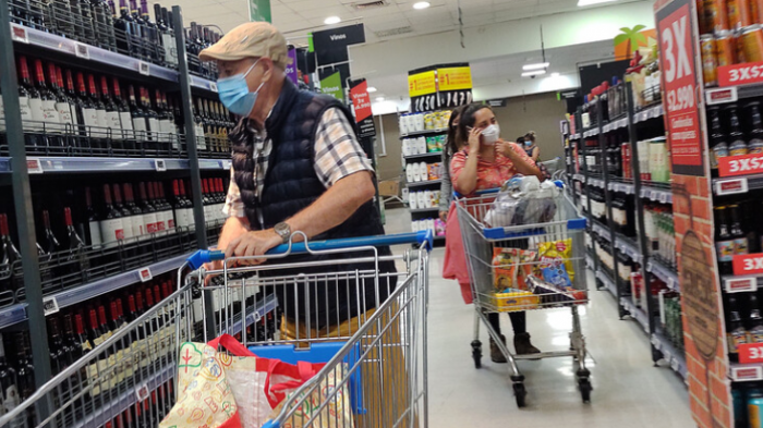 Evite filas y malos ratos: Los horarios de los supermercados para este fin de semana largo de Año Nuevo
