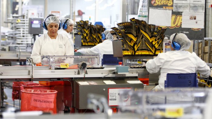 Imacec sigue a la baja: Indicador de actividad económica cayó por tercer mes consecutivo en noviembre