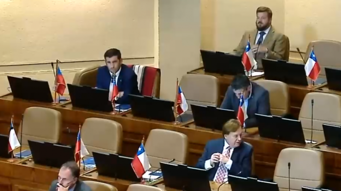 Oposición convocó sesión especial por indultos otorgados por pdte. Boric, pero no enviaron la invitación