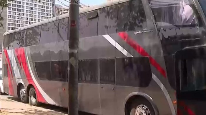 Detienen bus pirata con 44 inmigrantes: Acusan que PDI no llegó y los pasajeros se fueron sin ser fiscalizados